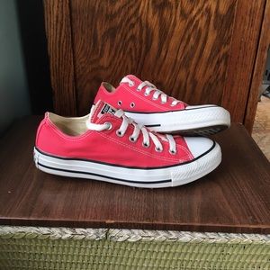 Pink converse